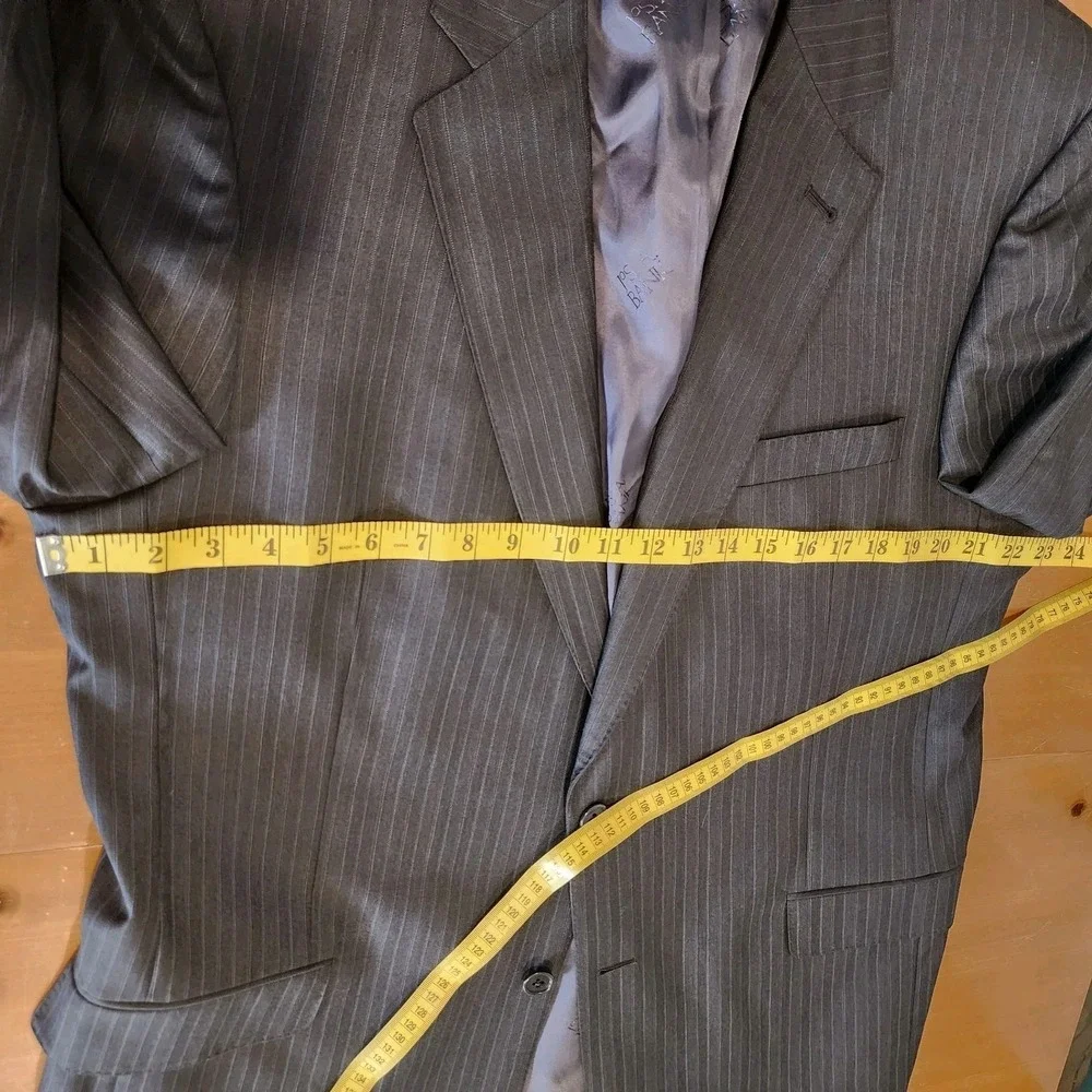 Jos A Bank Signature Gold Wool Business Suit Mens 44L x 39 Gray Pinstripe Career
